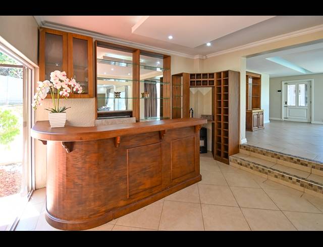 7 BEDROOM HOUSE FOR SALE IN HIGHLANDS HILLS